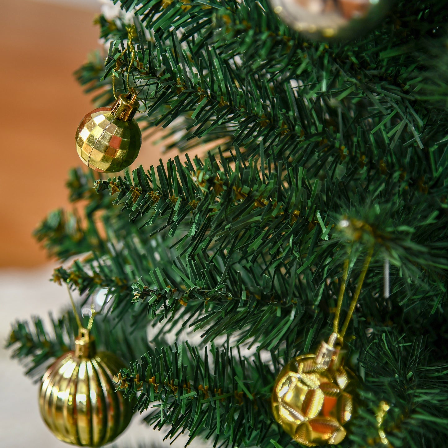 MegaMart 6' Artificial Pencil Christmas Tree, Slim Xmas Tree with 390 Realistic Branch Tips and Plastic Stand, Green